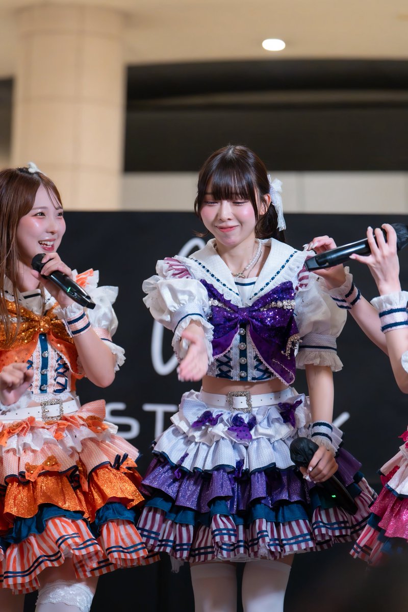 tg_18k's tweet photo. 2026.09.23
STAiNYフリーライブ
@ 汐留シオサイト 地下歩道

ひまりとさなちゃんのハートをぶった斬るまむさん（笑）

#円まむ
#佐々木ひまり
#花瀬さな
#STAiNY 
#フリーライブ
#汐留シオサイト
#4K読込推奨 https://t.co/GpFyvzOchH