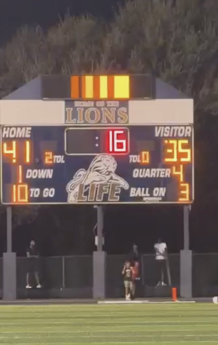 CalvinLDavis3's tweet photo. Scoreboard Update! 5-0
@dctf thank you for having us as 16 point dogs! #RTTF #OakCliffYouKnow
@LSOCFootball https://t.co/IcB03k4LfY
