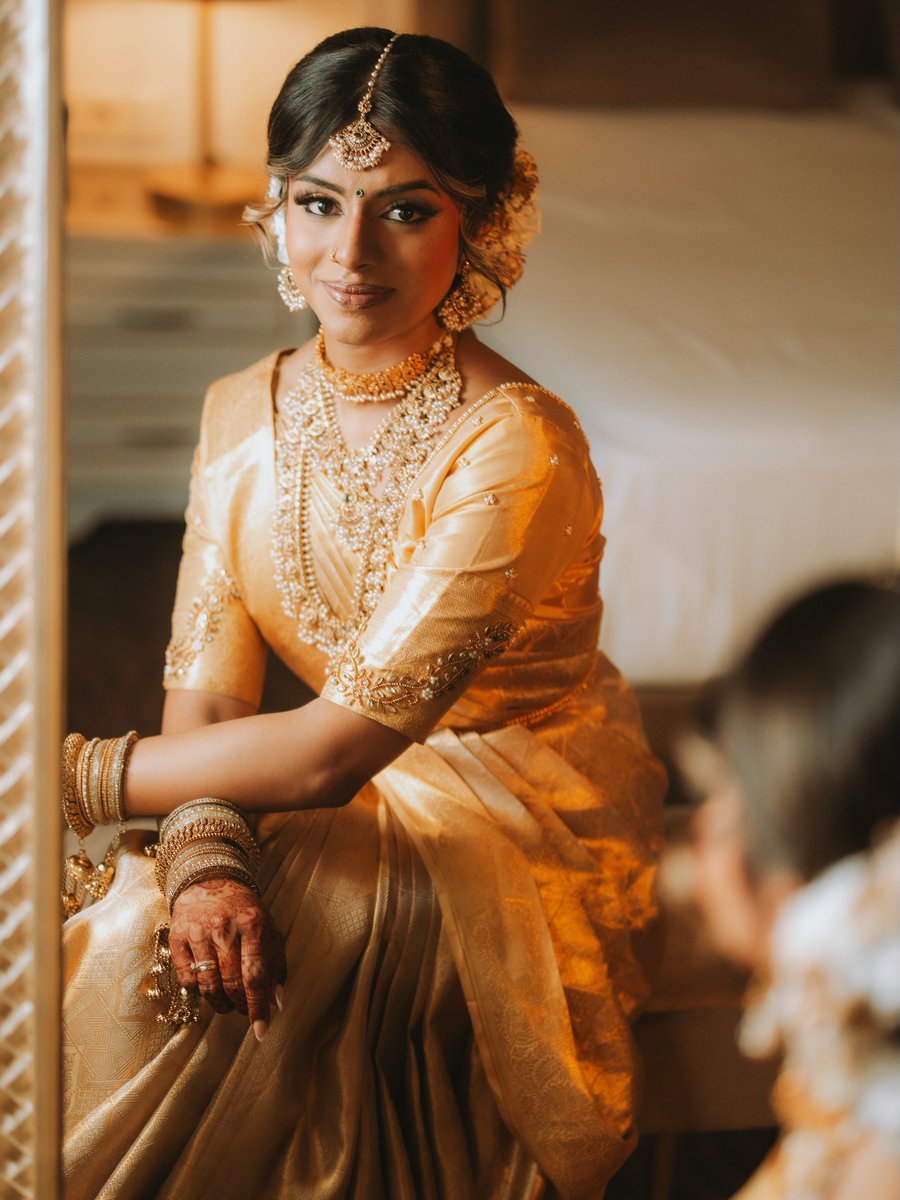 LoreleiRedig's tweet photo. SVENJA

MUA: @raxshana__makeupartist 
Photography: @ramgprods 
My beautiful bride: @svenjaask 
Hair and makeup, saree draping, jewelry, bridal bouquet, and bridal jewelry by me. https://t.co/kI5LTSKdFE