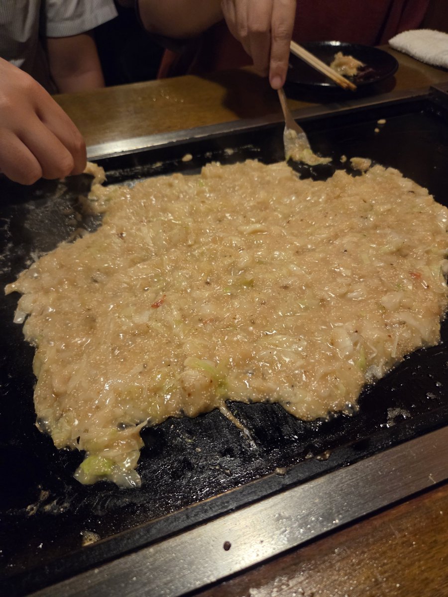 itiget's tweet photo. 飲み会でお腹いっぱい
奢りなので必死に食べた https://t.co/9nkDT9AlFn