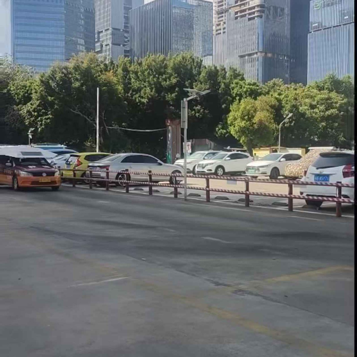 ChiDilchanc0wz's tweet photo. Finally passed my driving test on the first try! Hand shake and all, but I nailed every reverse park—worth the 6AM practice sessions. https://t.co/E83DdY5oba