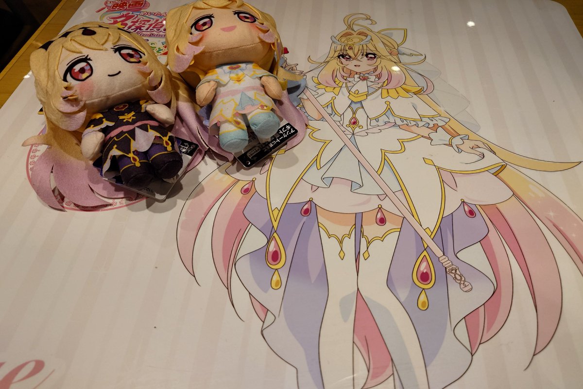 yoha1941's tweet photo. タワレコカフェ来たら座席がちょうどアルカナちゃんだった😭 https://t.co/Svr1yN415N