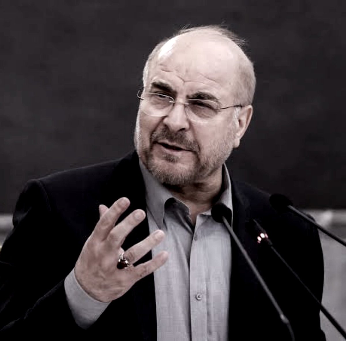 mim9dal's tweet photo. ان‌شاءالله خودت و طرفدارات مثل سگ بمیرید.
شما دیوثا جاده صاف‌کن بی‌ناموسی اصلاحات شدید. https://t.co/IdmU5oAI7b
