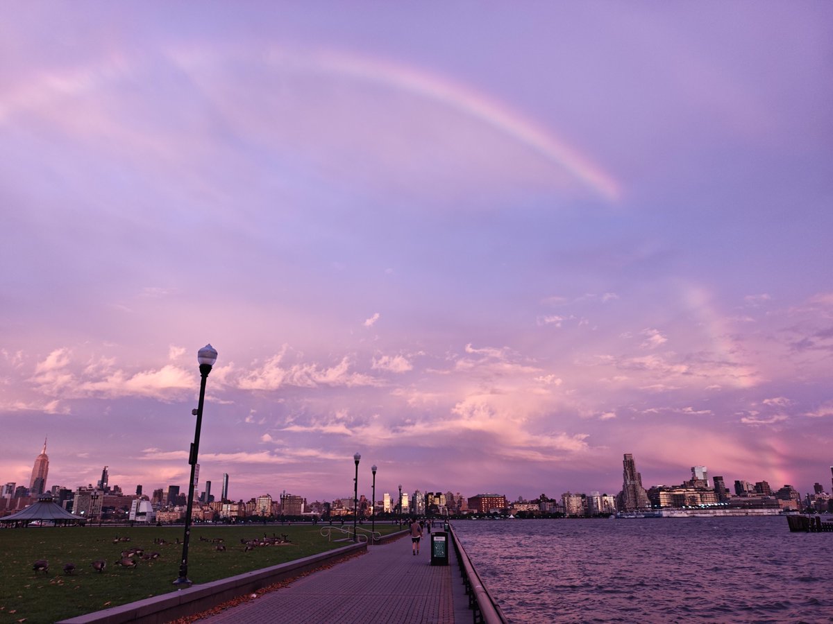 Hannahfffd's tweet photo. A walk by the riverI saw the Rainbow Bridge while taking a walk by the river. https://t.co/sa8bJWUYlB