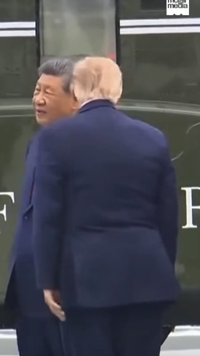 Suzierizzo1's tweet photo. Is Natalie Harp missing because Trump’s definitely hiding something in and around his buttocks. What do you think Trump is hiding where his rear is ? https://t.co/twFRVrBHxH