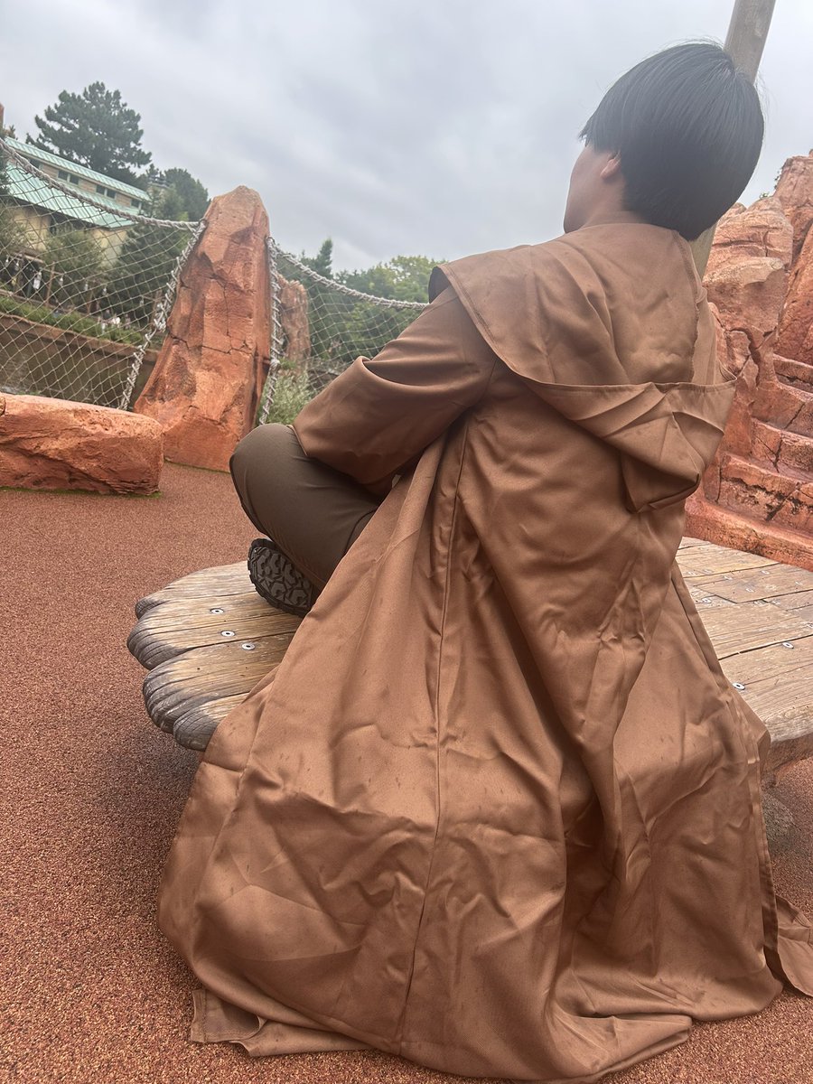 Captain_Kazy86's tweet photo. フォースの修行しに！

#Dハロ
#ディズニーハロウィン
#仮装
#スターウォーズ
#ジェダイ https://t.co/zspjm6bnHN