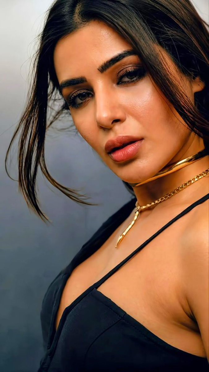 HotStarHub's tweet photo. Sam in Black is something blissful 😍

#Samantha
#SamanthaRuth https://t.co/qP7h5KTPJY