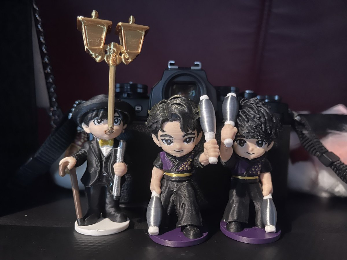 motochi73's tweet photo. 欲しいと思ってた方たちのフィギュア買えて満足〜🥰 https://t.co/QcKmR8WCN2