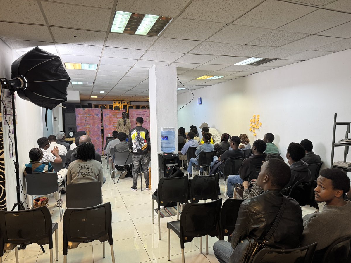 AnganaKeith's tweet photo. Lovely session! @meshmwandishi 

Discussion ilijaa, na ilibamba! https://t.co/JADZgpkGVC