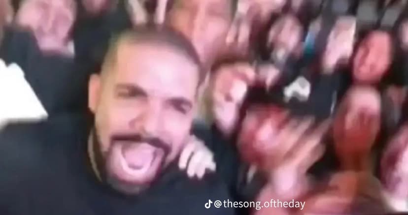swagnkulunkulu_'s tweet photo. Damn, he said “and when we talk about the green, what we mean is that niggas blow money like it's weed, it's growing on trees” 

#ItCouldGetMessy https://t.co/oCS0B1DwQu