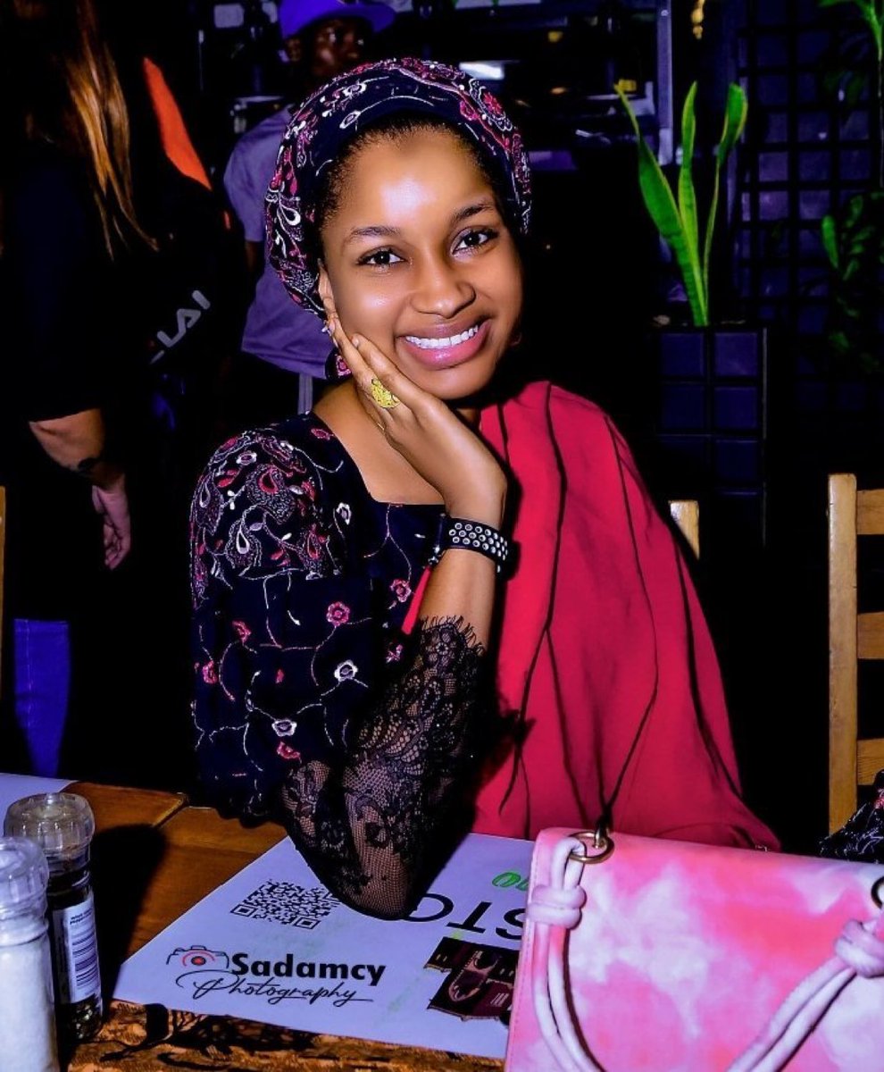 ashirah__'s tweet photo. Please I need someone to tell me I love you 💔 https://t.co/gdokaUJBqn
