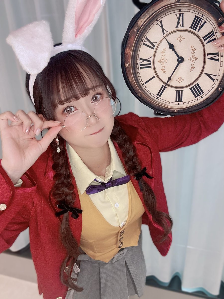 Emma_nekonyan's tweet photo. Shape ＆ Shake出勤🩵🐾

「「大変だ！大変だ！遅刻してしまうよ！」」

今日はりっちゃんの生誕〜!!

不思議の国のアリスの世界で
白うさぎとして出勤してますっ🐇⏰

ご来店＆遠隔応援待ってますっ♡♡♡

▼遠隔はコチラ
https://t.co/YXtsEfDA4j

📍@Shape_and_Shake 
#コンカフェ #福岡コンカフェ https://t.co/M6xaktPOQd