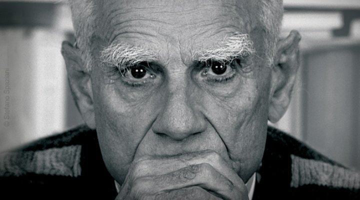 aforista_l's tweet photo. “Se fossi religioso, direi che è venuta l'apocalisse. Siccome non sono religioso, mi limito a dire che sono venuti i nazisti, il che, forse, è la stessa cosa.”

Ricordando Alberto Moravia, morto il #26settembre 1990. https://t.co/KFtwSzfqCU