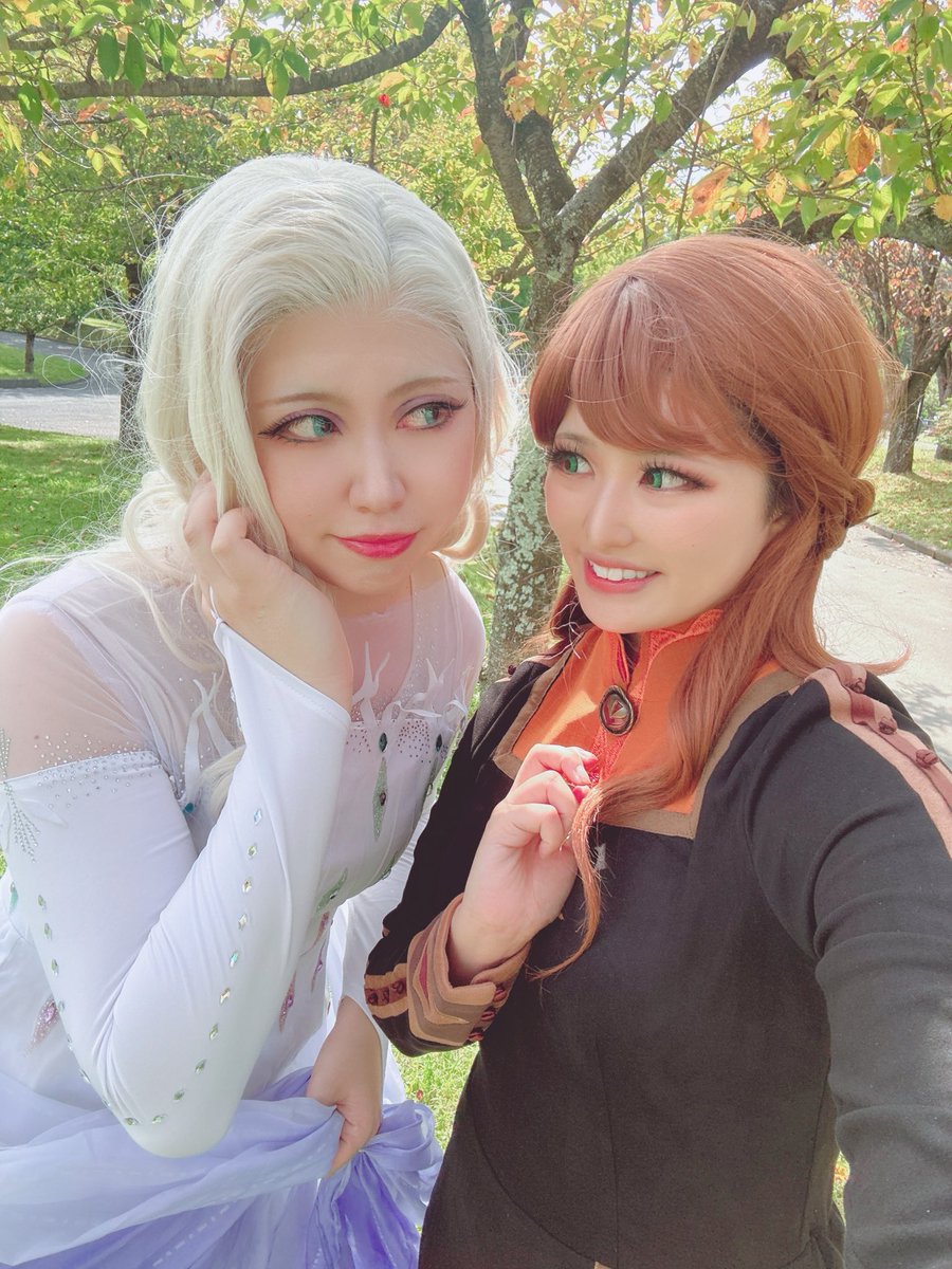 ruka_127's tweet photo. #芋コスinこどもの国
たのしー！！！！！！
アナ雪2のアナでいるよ♡
エルサ🫴🏻❄️@yori_013 
Dハロの練習してる😘🤟 https://t.co/oVYtxeOqon