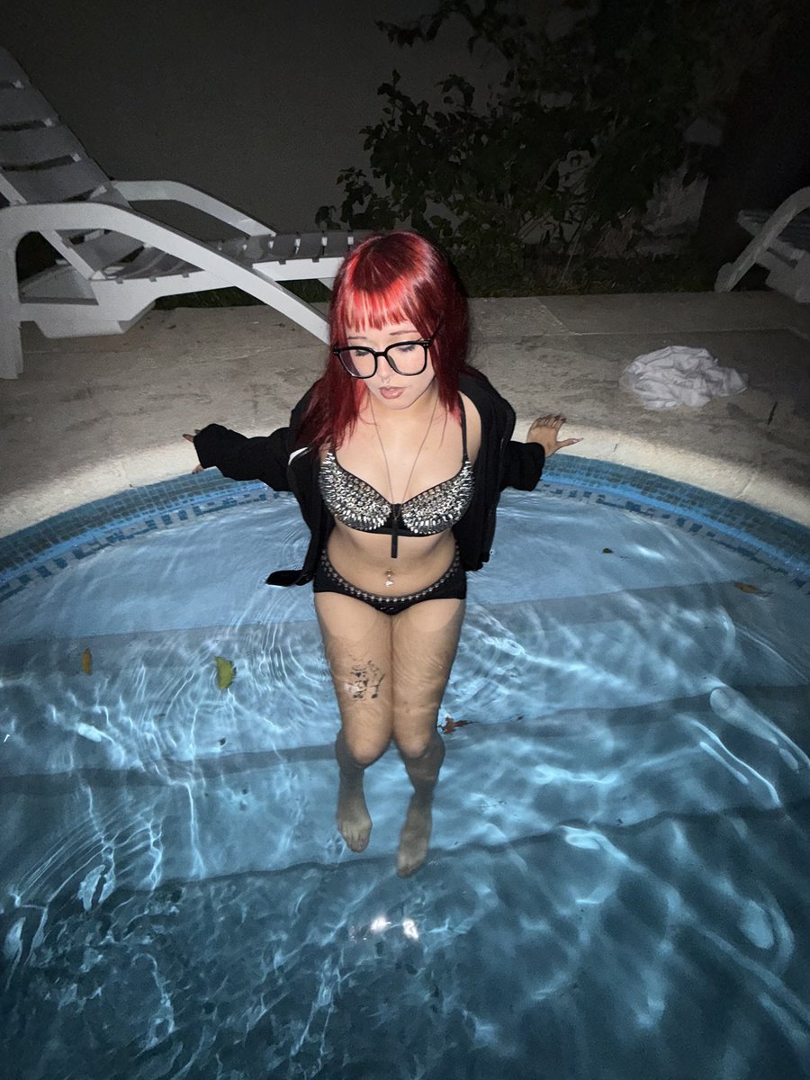 miaafluff's tweet photo. who wants my snap?

i'll dm it. 🤭🤍 
#fyp #usa #viral #trending #single https://t.co/DC6Mbg9LdD