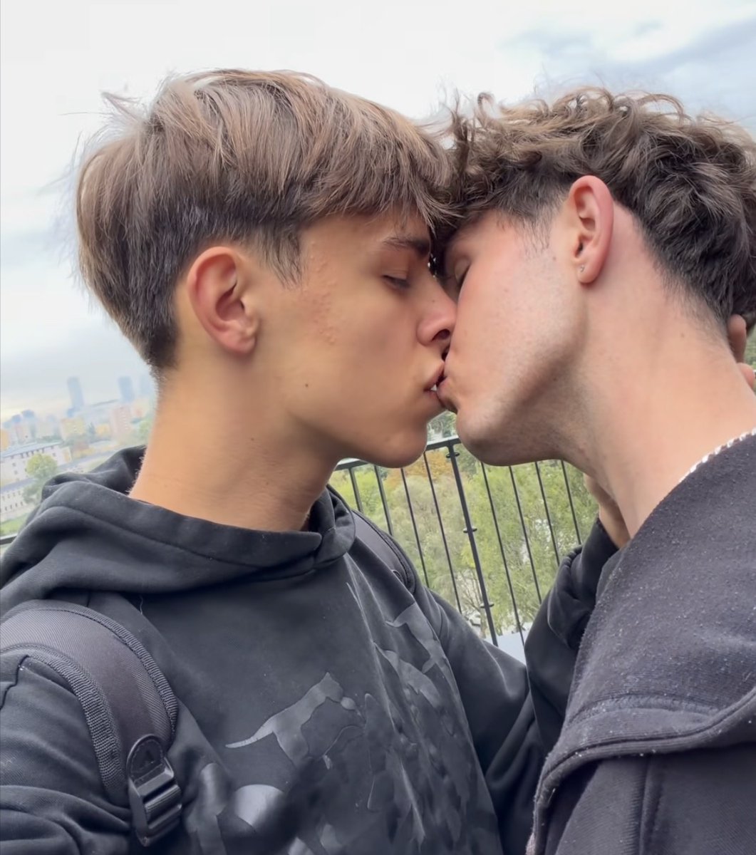 Exile_du_reve's tweet photo. Love is Love https://t.co/xmQnCtTXOp