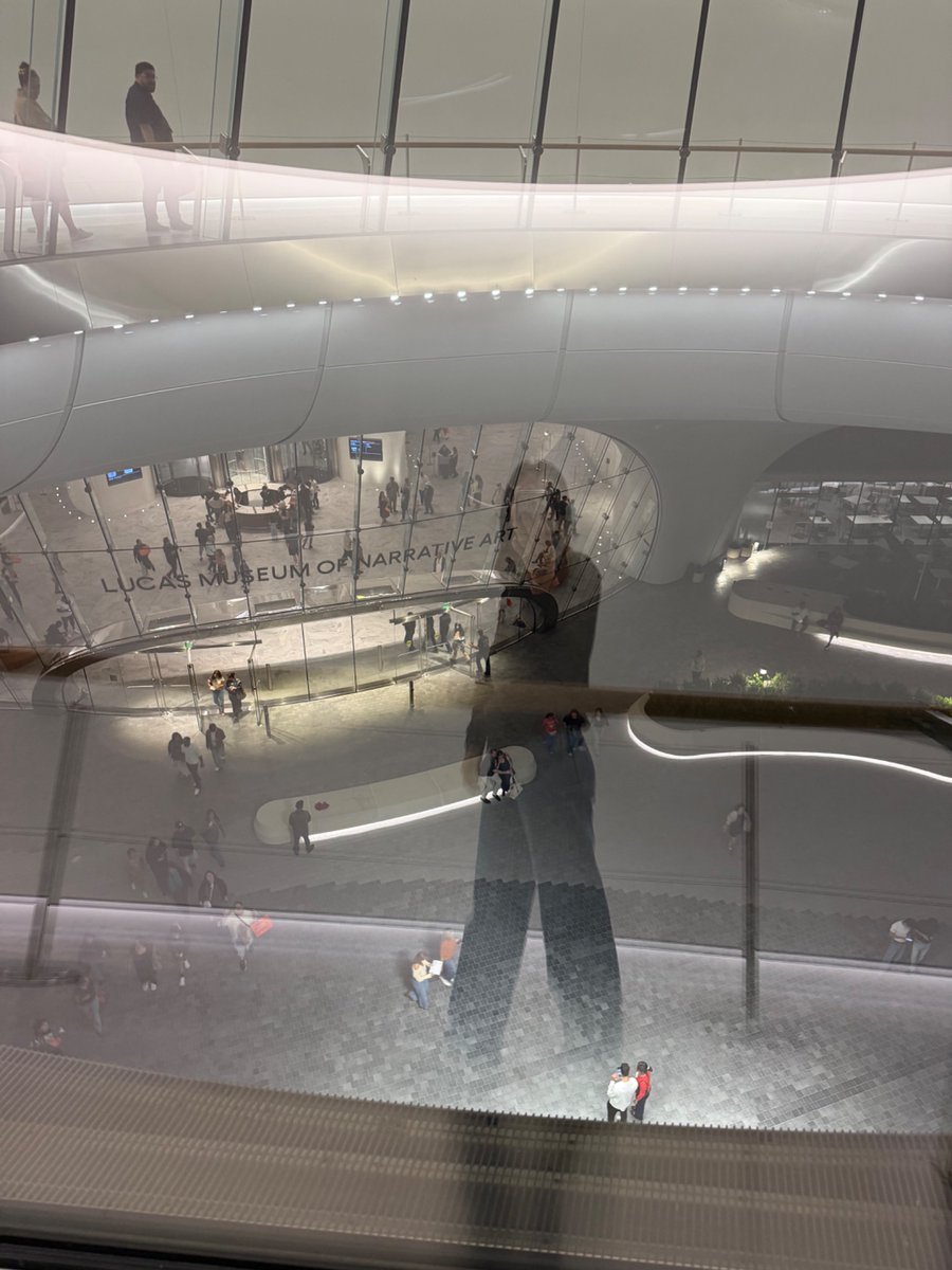 TheChungLab's tweet photo. Lucky the final location of the Lucas Museum is across the street from my office. 

Such a magical place, with a lot to be inspired by - including one of my favorite artists KAWS, “Small Lie”. https://t.co/owkRLVcIPd