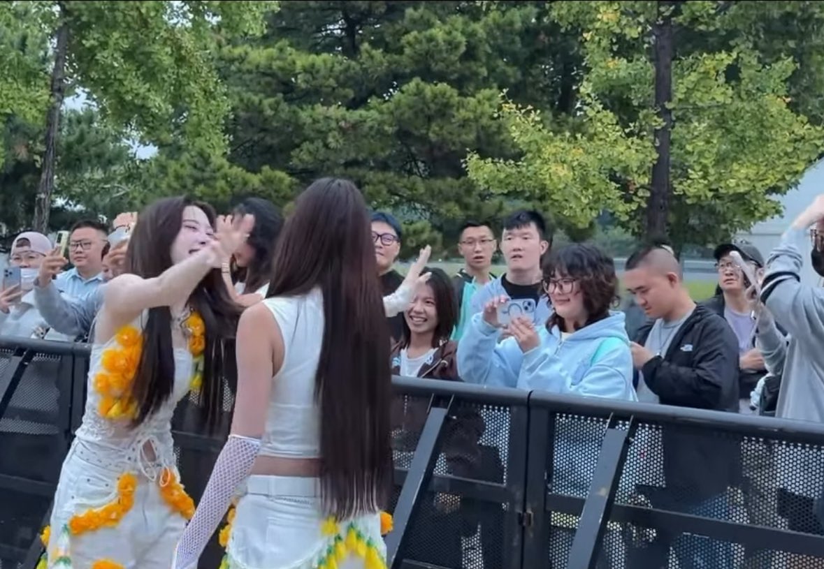 NIKObabe529's tweet photo. My friend and I were grinning from start to finish in the whole video 🥲😂

#cheerthx 
#tatathx 
#beijing https://t.co/SzztgvVTHD