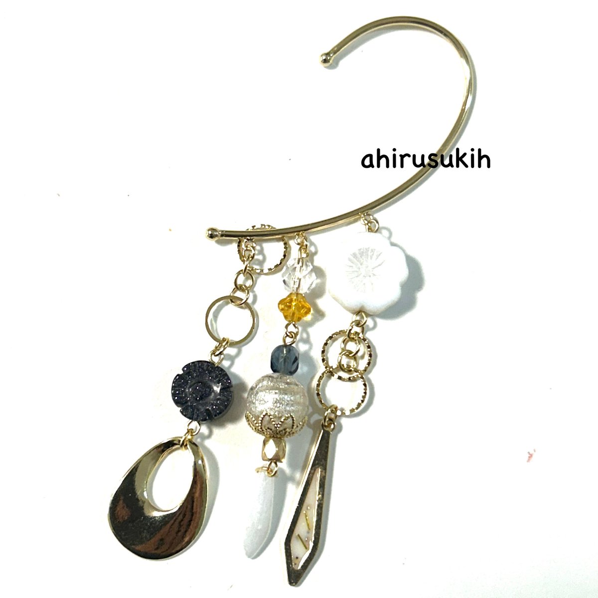 ahirusuki0609's tweet photo. 10/11 閃華の刻 火華2026
（東京ビッグサイト）

西2ホール タ30ab「CARURU」

【新作紹介】
とうらぶイメージイヤーフック
※全て一点ものです

鶴丸国永
日本号
源清麿
雲重

#CARURU 
#とうらぶ手芸部 https://t.co/pv3iaoCU5W