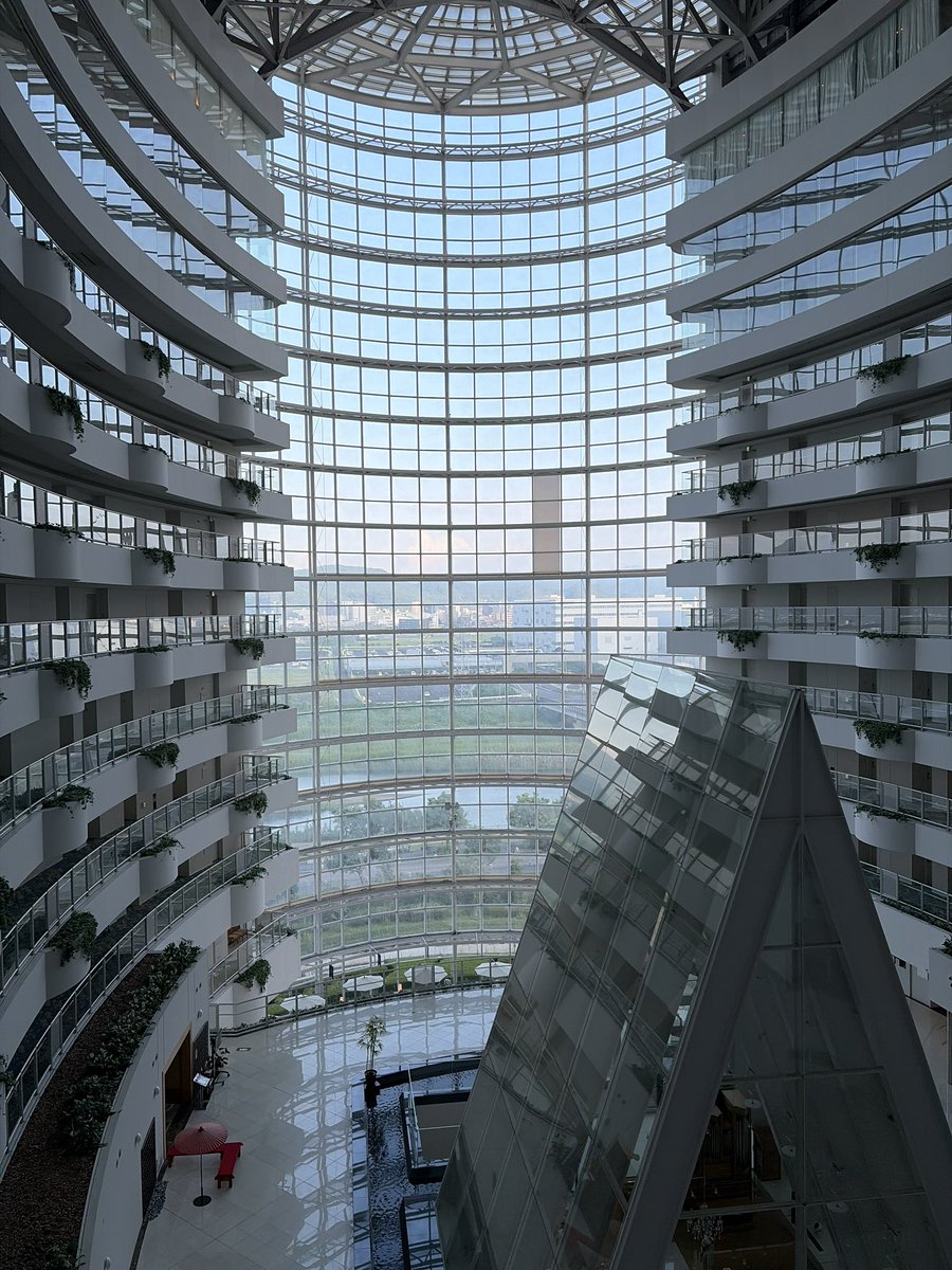 Rits_Webauth's tweet photo. 昨日泊まったホテル
黒川紀章の建築に泊まれるということで選んだんだけどとてもよかった https://t.co/z5eLlrsfWA