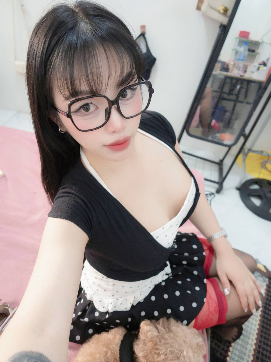 Sashak7kq's tweet photo. 02女、真心找男（不开玩笑） 在线蹲一位周末能约的男搭子，不打扰彼此生活！ 反正没有🚪 https://t.co/JHHPaN72gT