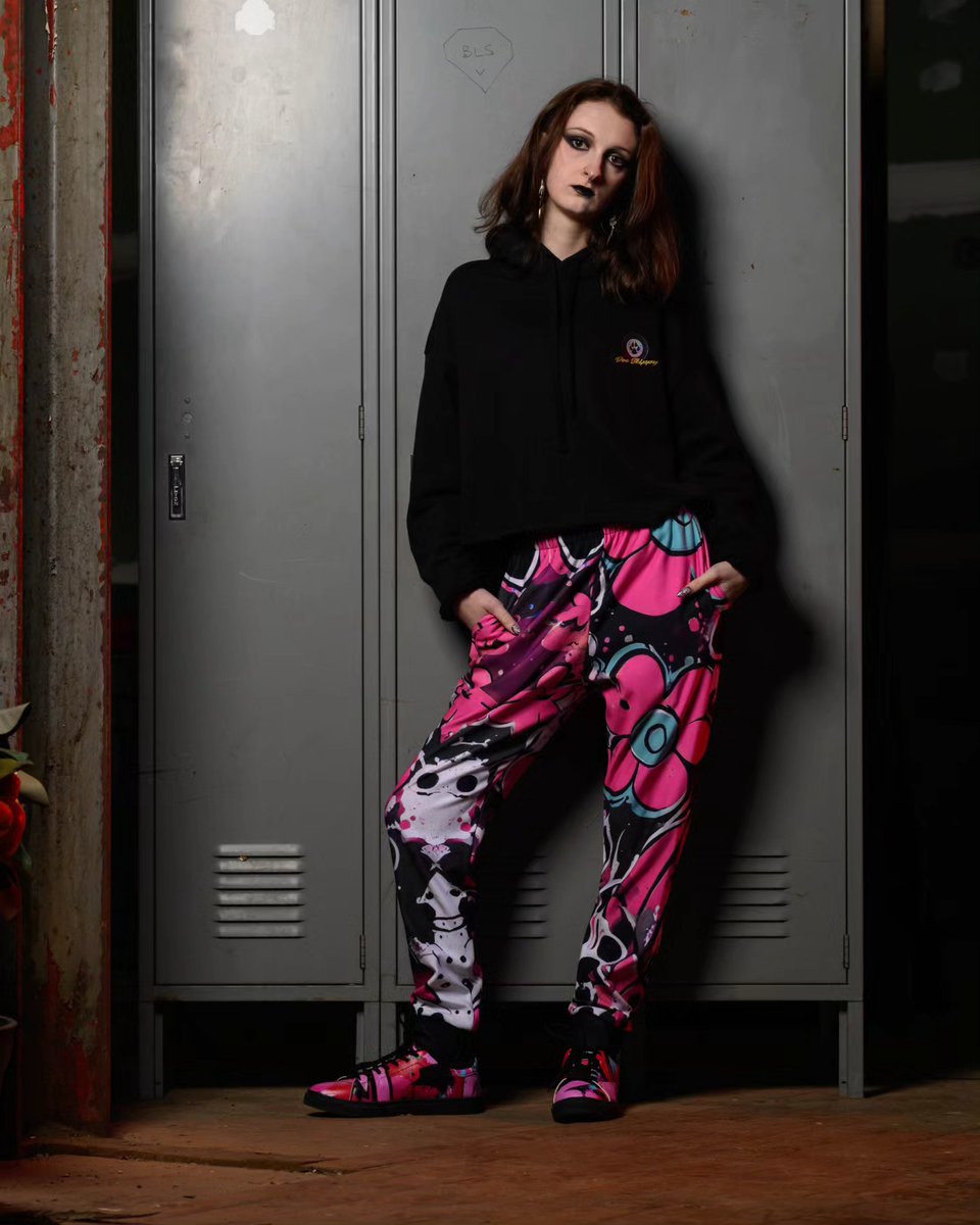 ChristaNovikoff's tweet photo. Incredible shoot with an amazing team for Doc Skippy! Clothing Design: Doc Skippy1. Photographer: HD Andrews Photography. Creative Directors: Snarkeez and Anastasia Sagal. Assistant: Jaywats. Location: Double Shoals Mill and Fabbit Customs. https://t.co/MXXQrxjKAD