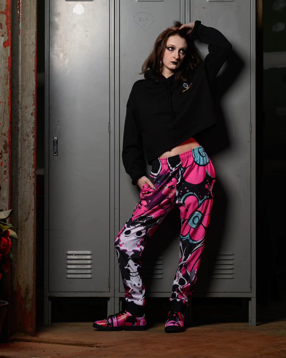 ChristaNovikoff's tweet photo. Incredible shoot with an amazing team for Doc Skippy! Clothing Design: Doc Skippy1. Photographer: HD Andrews Photography. Creative Directors: Snarkeez and Anastasia Sagal. Assistant: Jaywats. Location: Double Shoals Mill and Fabbit Customs. https://t.co/MXXQrxjKAD