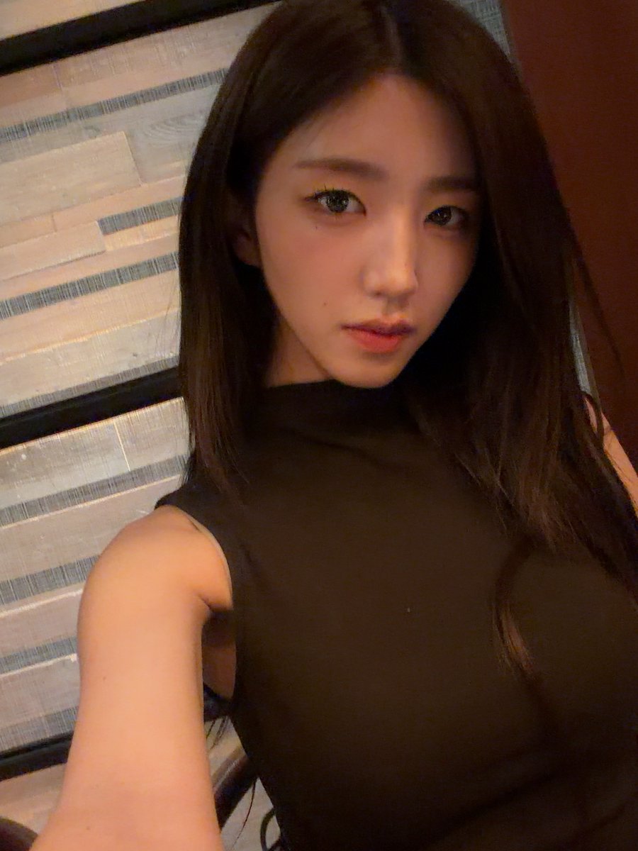 gapyeonghaus's tweet photo. [260926]
#tripleS Sohyun COSMO Room update 🐺

#SoHyun #소현 #박소현 #ソヒョン https://t.co/obmM49cpHx
