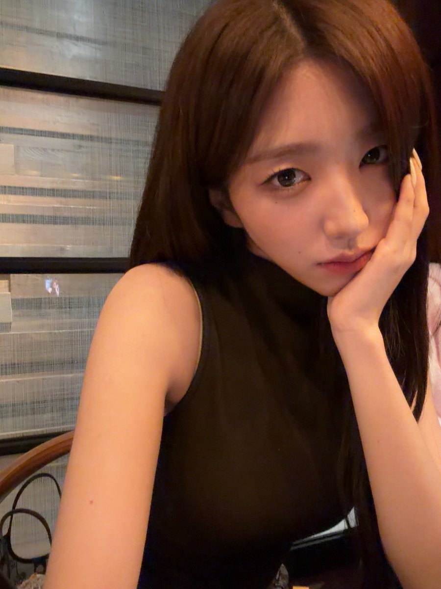 gapyeonghaus's tweet photo. [260926]
#tripleS Sohyun COSMO Room update 🐺

#SoHyun #소현 #박소현 #ソヒョン https://t.co/obmM49cpHx