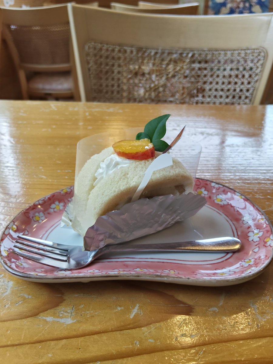 ugu_dango's tweet photo. 松月さんで少しお茶をしてのんびり
やばい
一人で沼津来るの最高の贅沢すぎる https://t.co/DyNUGljK0a