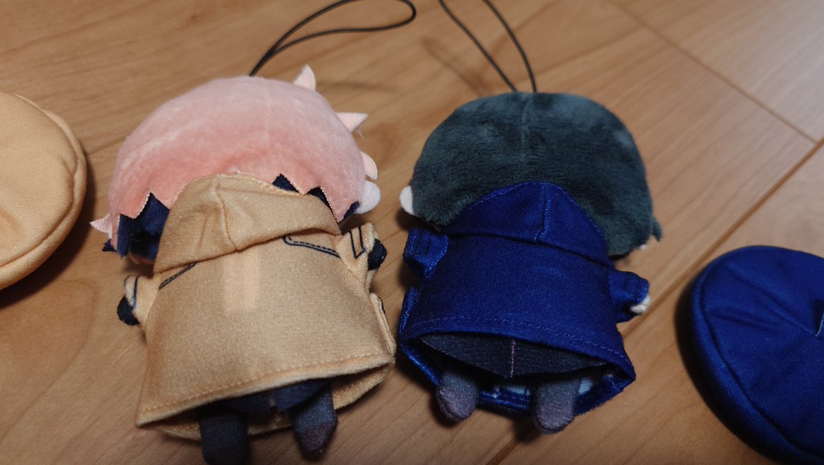 ruri_0919's tweet photo. 先日ポーチを改造したぱぺるむふぉ用にお揃いのモッズコートが届きました✨
🌈🕒の公式のやつだからサイズもぴったり👍
しっかりフードもついててむしろ後姿が可愛いんだが🤦 https://t.co/hD6rdiSvT3