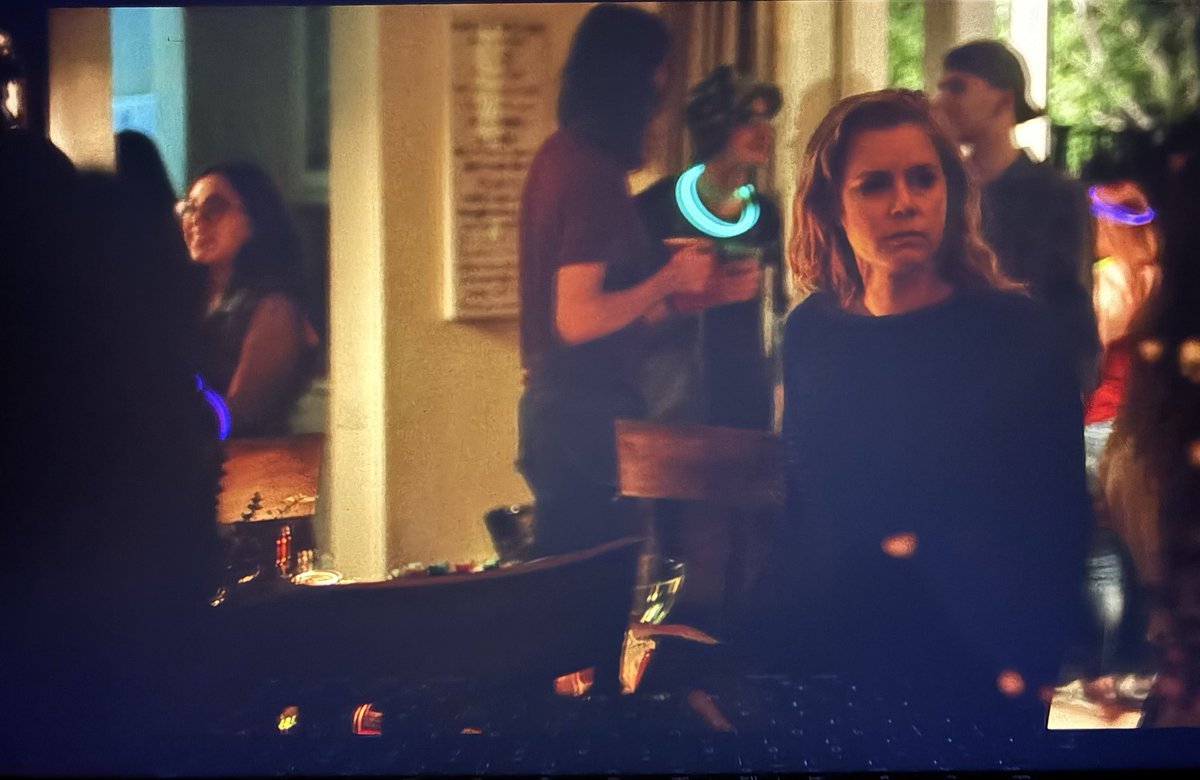 gretagerwigflew's tweet photo. she’s such a loser sometimes like how do you end up at a high school house party https://t.co/S3wIQpuc3a