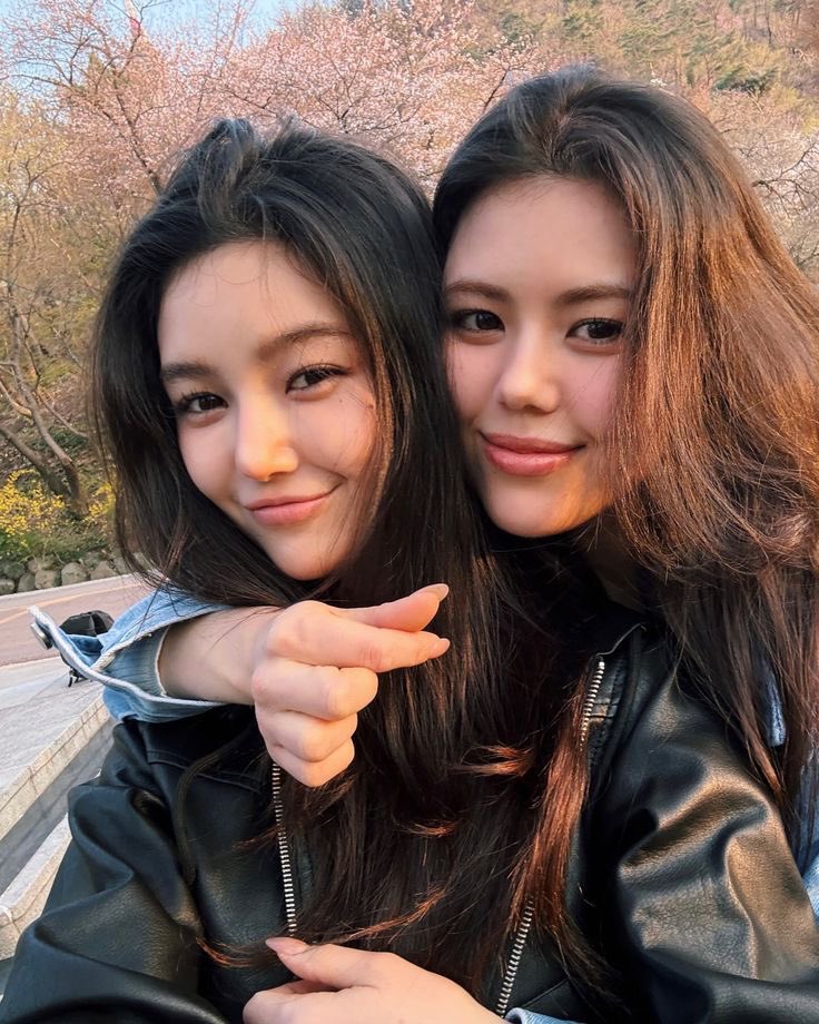 NewJeans_News's tweet photo. 📌📮Today is Danielle's Sister (Olivia Marsh) Birthday!🎉🎂

#NJZ #NEWJEANS #Danielle #Olivia https://t.co/WczX7sHG1B