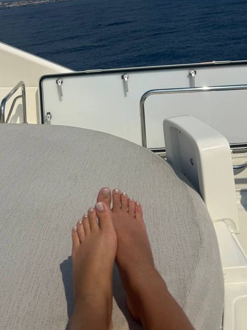 pamelaamaii's tweet photo. I’m enjoying my life, you are working for it. The most normal relationship there is. Can we normalize this? https://t.co/DlSIADmgO7