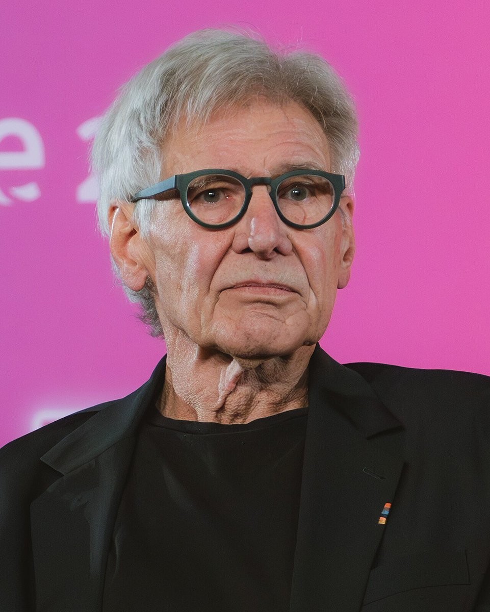 antyPiS4ever's tweet photo. Harrison Ford o Trumpie:

„Nie znam większego przestępcy w historii. Nie ma żadnej polityki, kieruje się wyłącznie kaprysami. To mnie przeraża. Ignorancja, arogancja, kłamstwa, zdrada. Trump wie, co robi. Gromadzi majątek, podczas gdy świat zmierza ku przepaści.” https://t.co/sOSQZETV6U