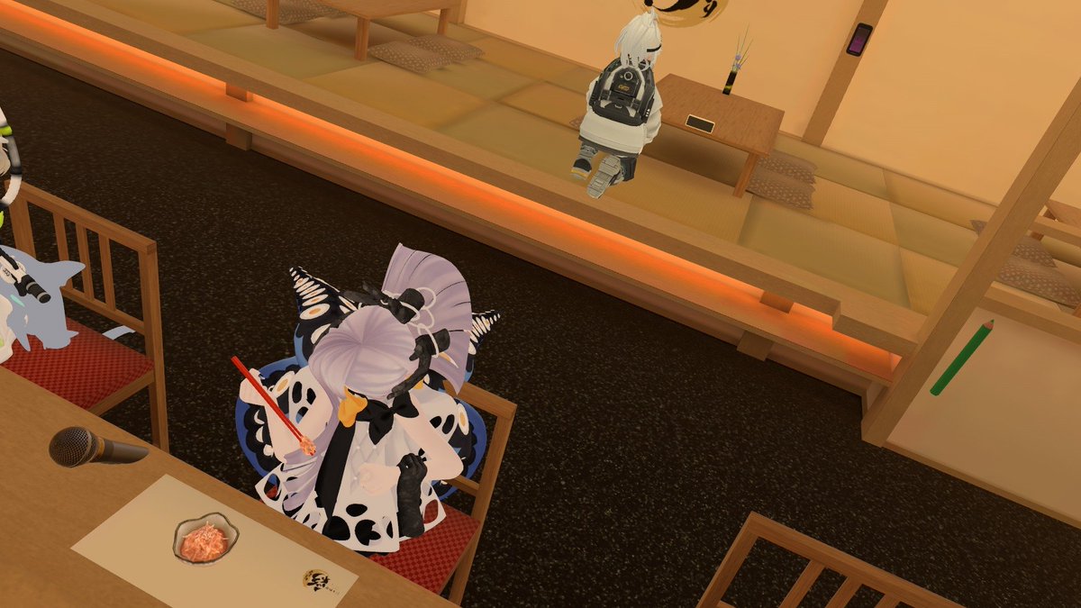 aovrc_quest's tweet photo. リーニェさんとねーじゅさんがJPTにいらっしゃったのでご挨拶に行ったら居酒屋ワールドへ連れていってくれました～！まさかVRCでも梅水晶が食べれるとは…(大好物) https://t.co/hc7iPklsnF