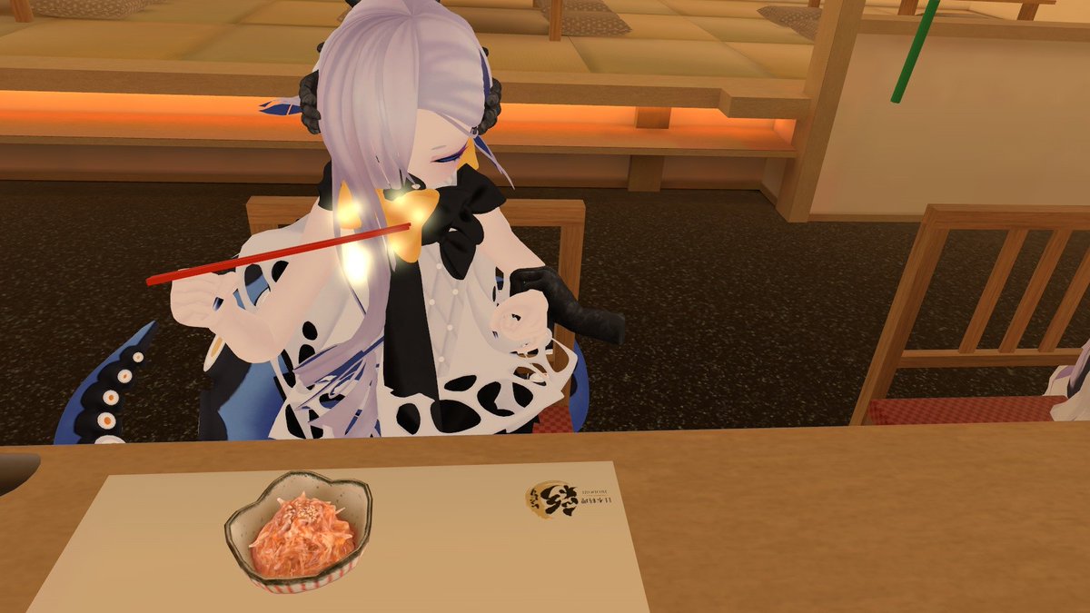 aovrc_quest's tweet photo. リーニェさんとねーじゅさんがJPTにいらっしゃったのでご挨拶に行ったら居酒屋ワールドへ連れていってくれました～！まさかVRCでも梅水晶が食べれるとは…(大好物) https://t.co/hc7iPklsnF