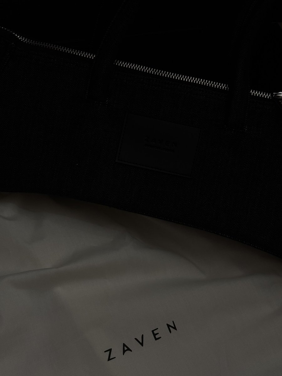 urluvamandaa's tweet photo. my zaven bag finally came home to mee~~ 🖤🖤

#ZAVEN #ZAVENER
#williamjkp @zaventhofficial https://t.co/BfXLRMGIbj