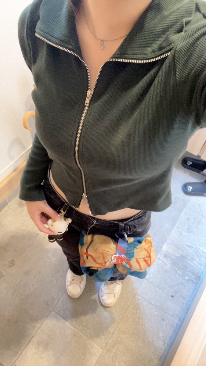 akaqr1_'s tweet photo. ‘10(09)   🗼

年齢性別関係なく仲良くしてください🗣️💕
女の子エンカしましょう😻☝🏻

#日曜だし邦ロック好きな人と繋がりたい 
#邦ロック好きな人と繋がりたい https://t.co/DfkhqlIEih