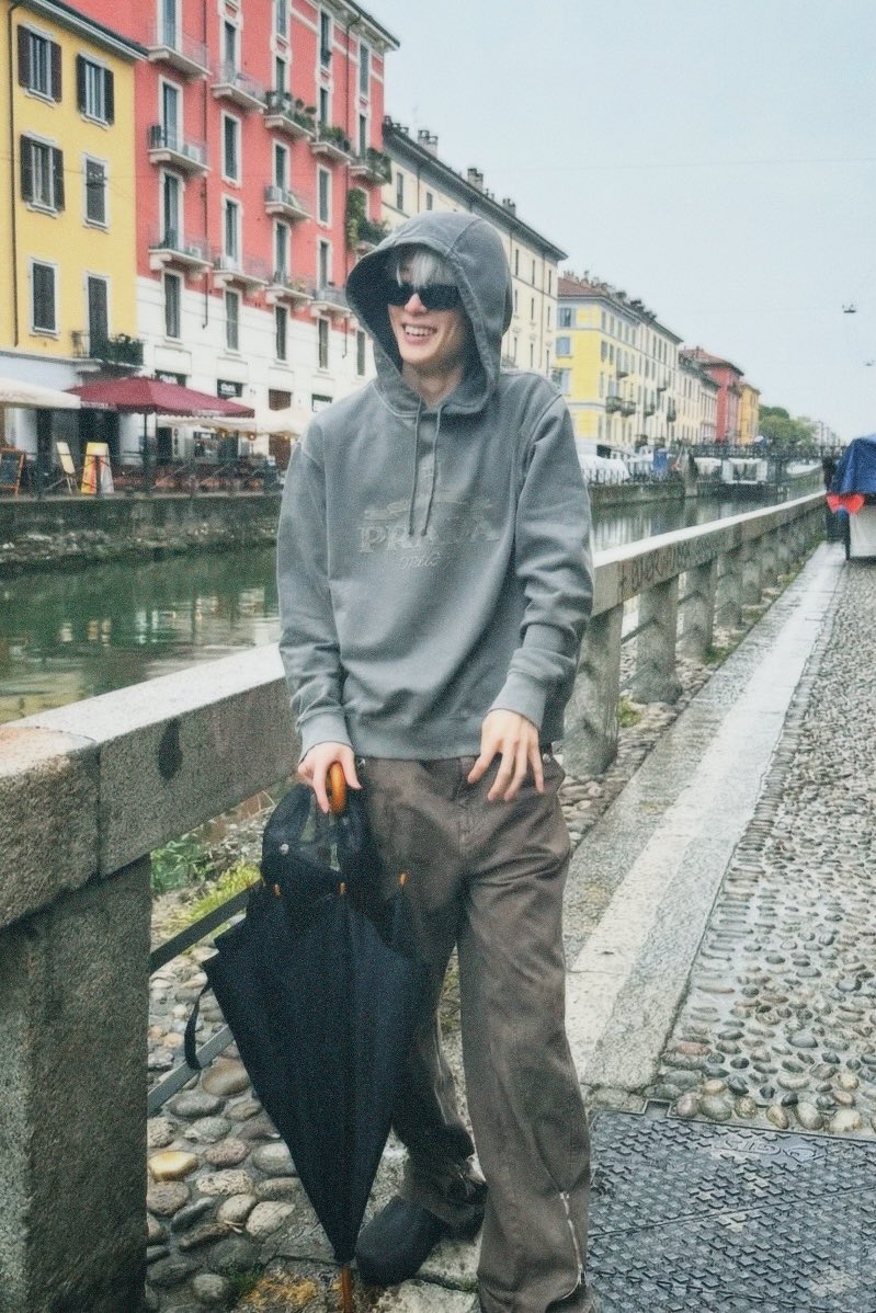 dearestyunoh's tweet photo. strolling through the streets of milan with jaehyun 🤍 https://t.co/UC8tpKInzi