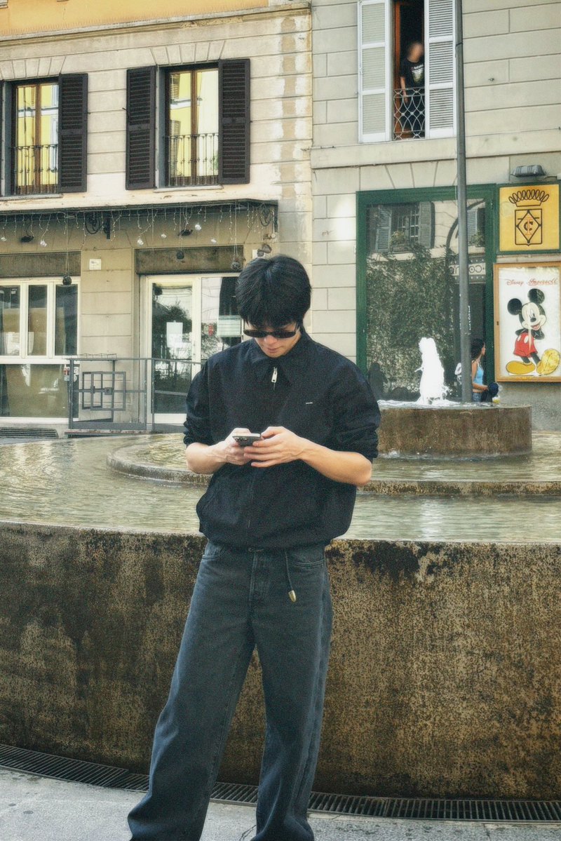 dearestyunoh's tweet photo. strolling through the streets of milan with jaehyun 🤍 https://t.co/UC8tpKInzi