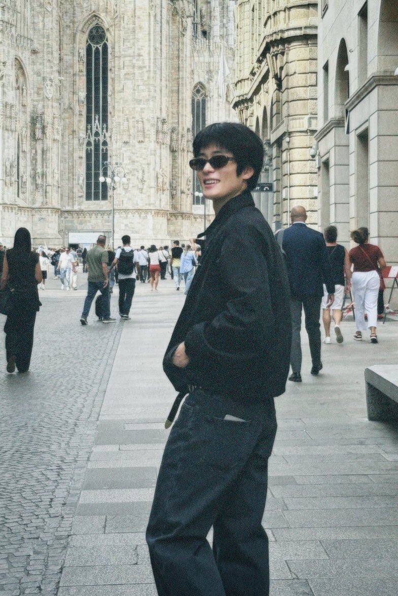 dearestyunoh's tweet photo. strolling through the streets of milan with jaehyun 🤍 https://t.co/UC8tpKInzi