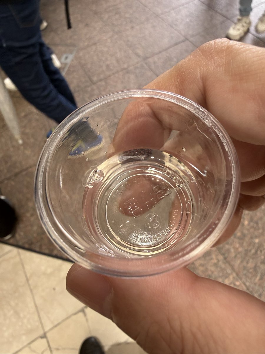 anlgang's tweet photo. 仙台来たら効き酒やってたから今日もやらかしそうな気がする😿 https://t.co/Sv8S4BmDDg