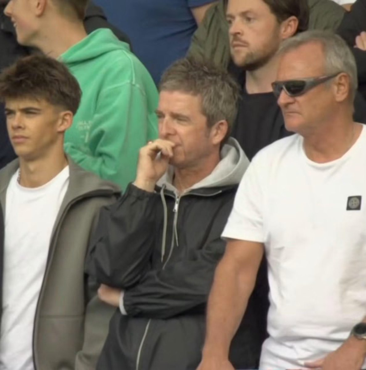 piesportsbooze's tweet photo. Oasis touring and Man City in League 2.

The 90's are back 😂 https://t.co/79UCGFntZy