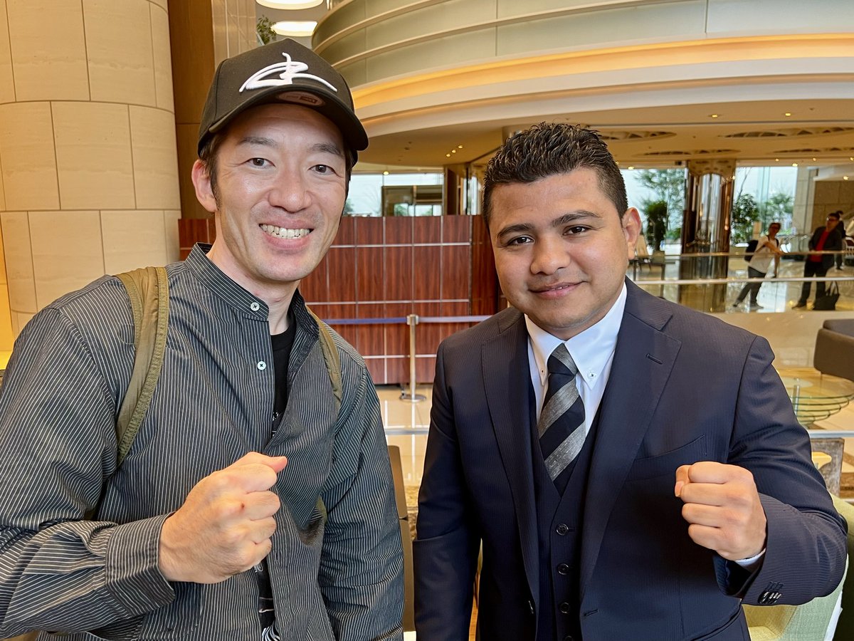 jeefoo's tweet photo. I was lucky enough to meet Roman Gonzalez, a living legend, four-division world champion, and former P4P #1.
It was a great honor, and I was incredibly happy to have this opportunity.
Thank you so much, Chocolatito! ๐๐ฅ๐ณ๐ฎ
#RomanGonzalez
#Chocolatito
#Boxing
#LivingLegend
#P4P https://t.co/gWutvCPhiY