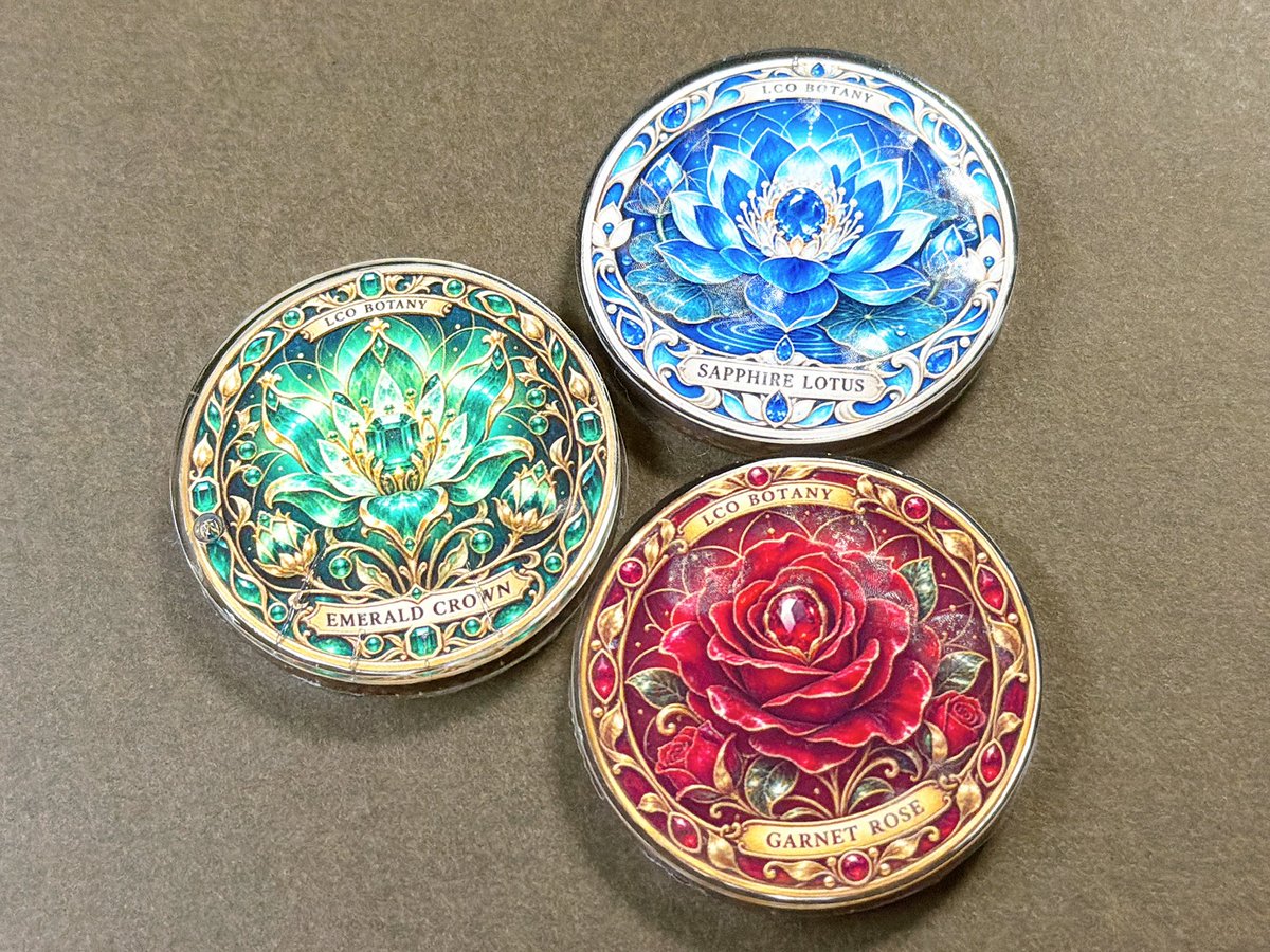 anyamix's tweet photo. やっぱり二枚構成にするんだったなぁ、とか一部ホロ貼りたいとかなるｗ https://t.co/OYEw8mGi2Z