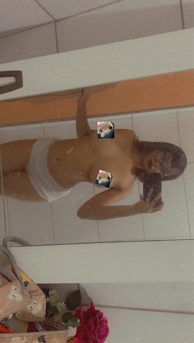 privstellinha's tweet photo. esse shortinho branco virou meu preferido https://t.co/3Nw5YDVqr6