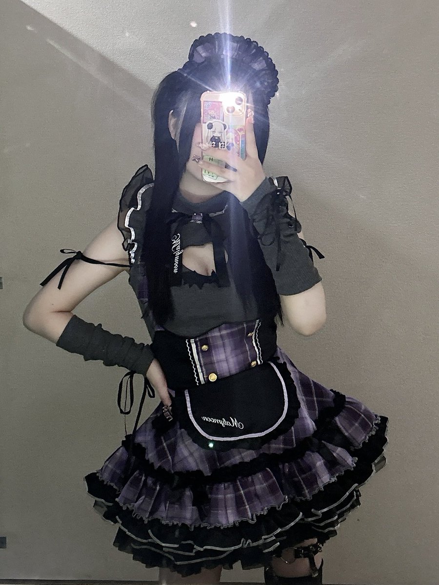 Zoevzti's tweet photo. 刚开始玩推 有没有男生来加qq的？ 就是聊聊天，发发视频！ 互看也可以 https://t.co/SGPxUmJxu5
