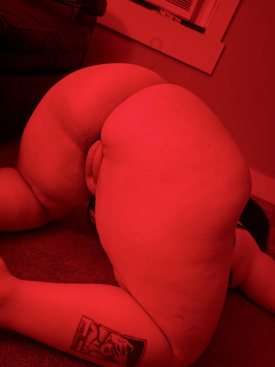 xJonwitnoHx's tweet photo. I love how her fat pussy pops out of this crotchless lingerie😍Check my page for my newest posts link in bio🔗

#nsfw #adult #lingerie #amateur https://t.co/OtrBQwqrC0