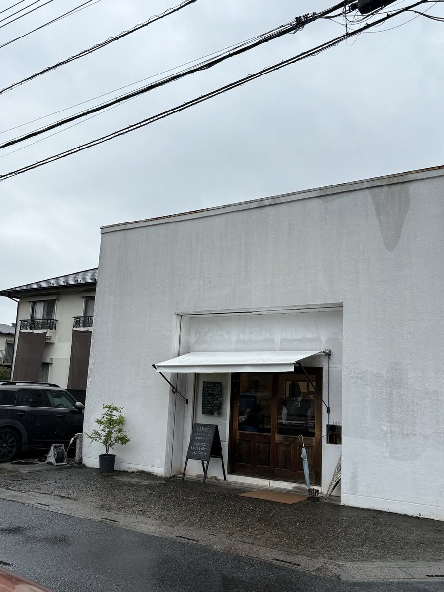 Beans_3team's tweet photo. 仕事帰りに寄り道
久しぶりにラボさんのパン🥐沢山勝ってしまった🥰 https://t.co/to66p7TIfn